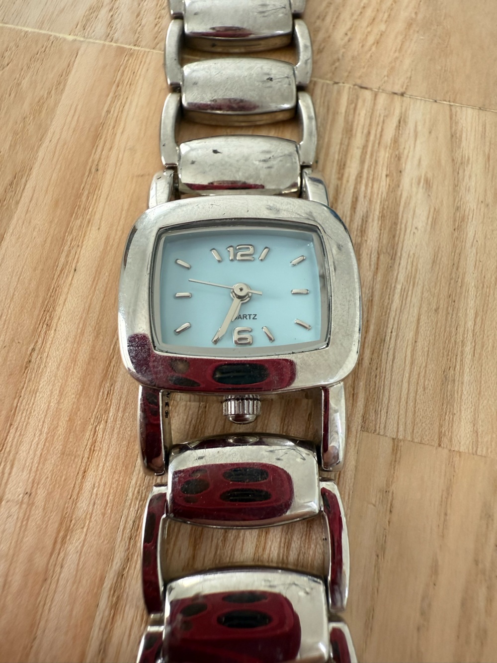 Unbranded ladies blue dial silver tone watch NEW BATTERY